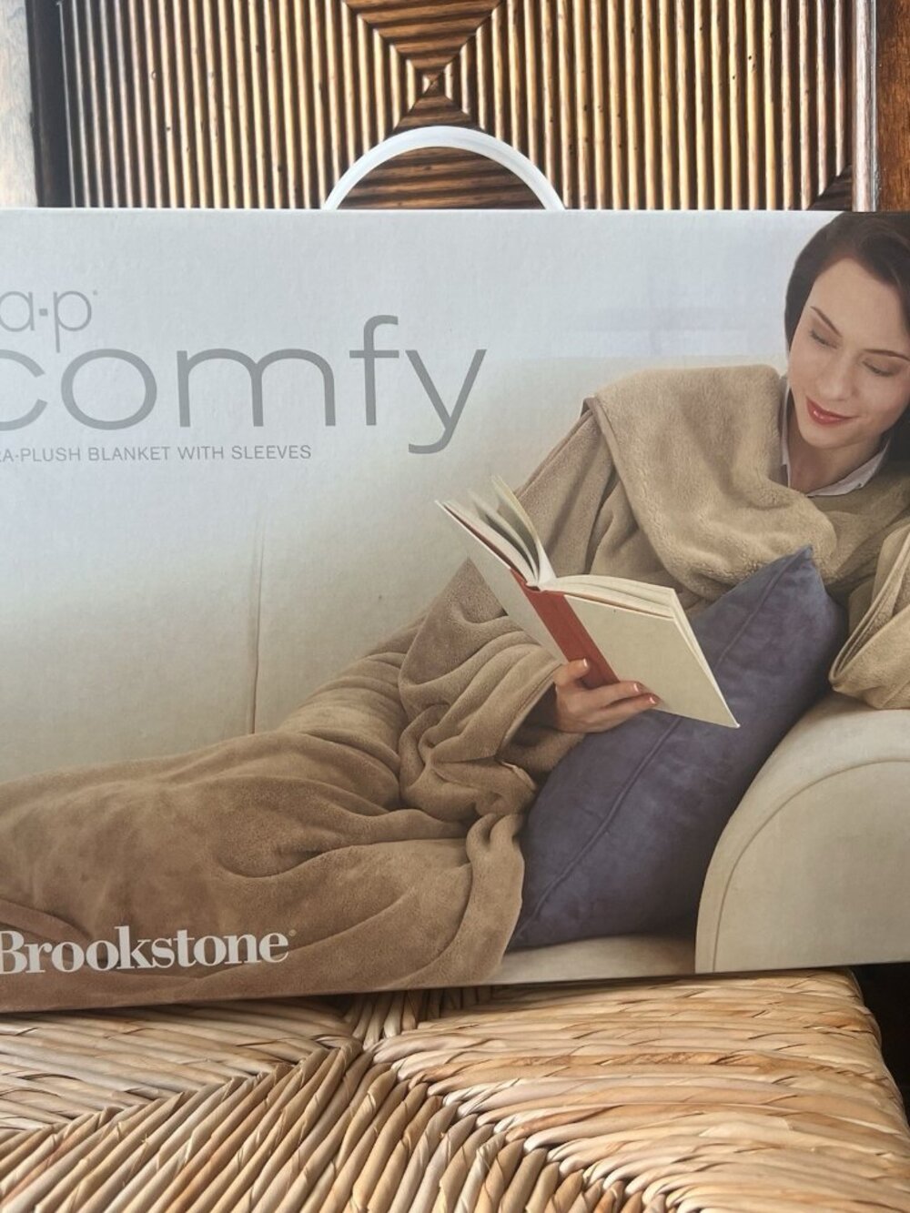 NEW Brookstone NAP Comfy Beige Ultra Plush Blanket w/Sleeves ONE SIZE FITS ALL